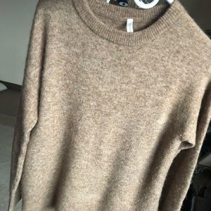 Aritzia babaton thurlow sweater